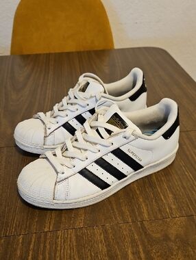 Adidas Superstar Shell Toe - Mens 6 / Womens 7